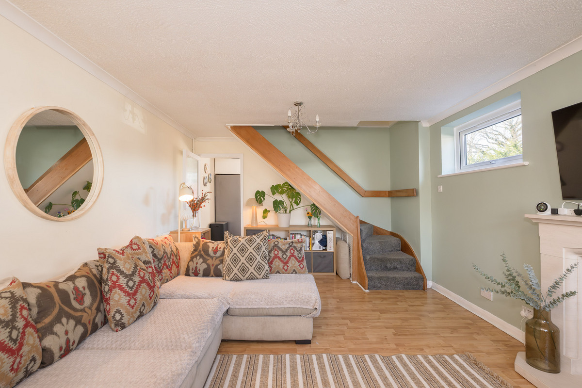Sycamore Avenue, Horsham, RH12, photo 2