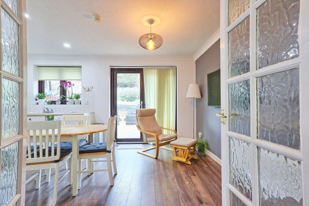 Downs Grove, Basildon, SS16, photo 8