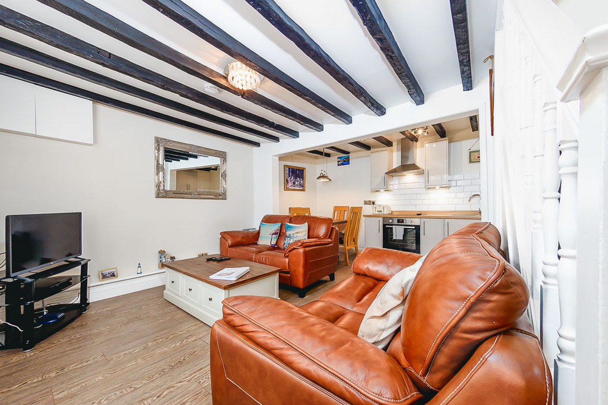 Ivy Cottage, Whitby, YO22, photo 2