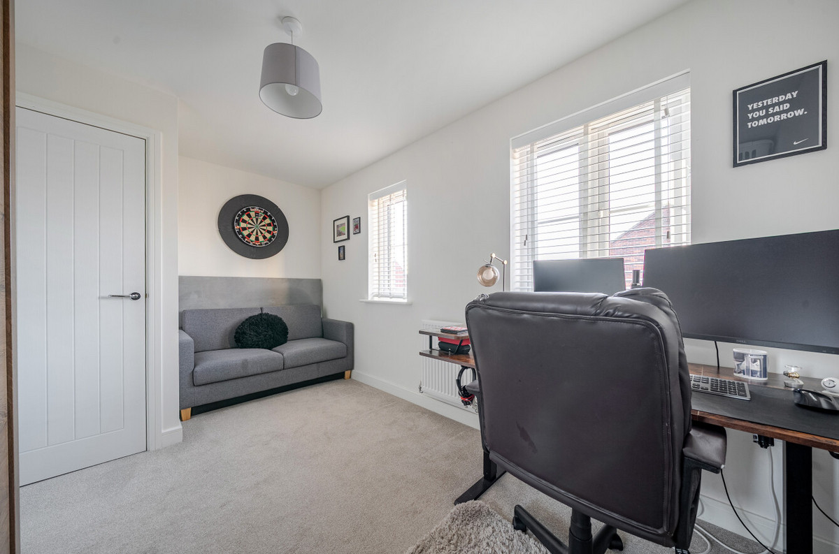 Abbot Road, Burton-on-Trent, DE13, photo 10