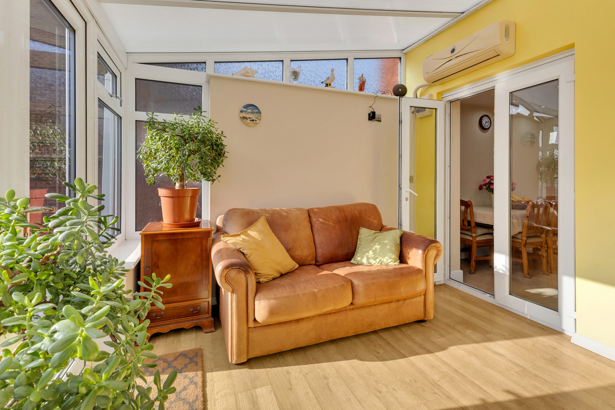 Cameron Square, Mitcham, CR4, photo 48