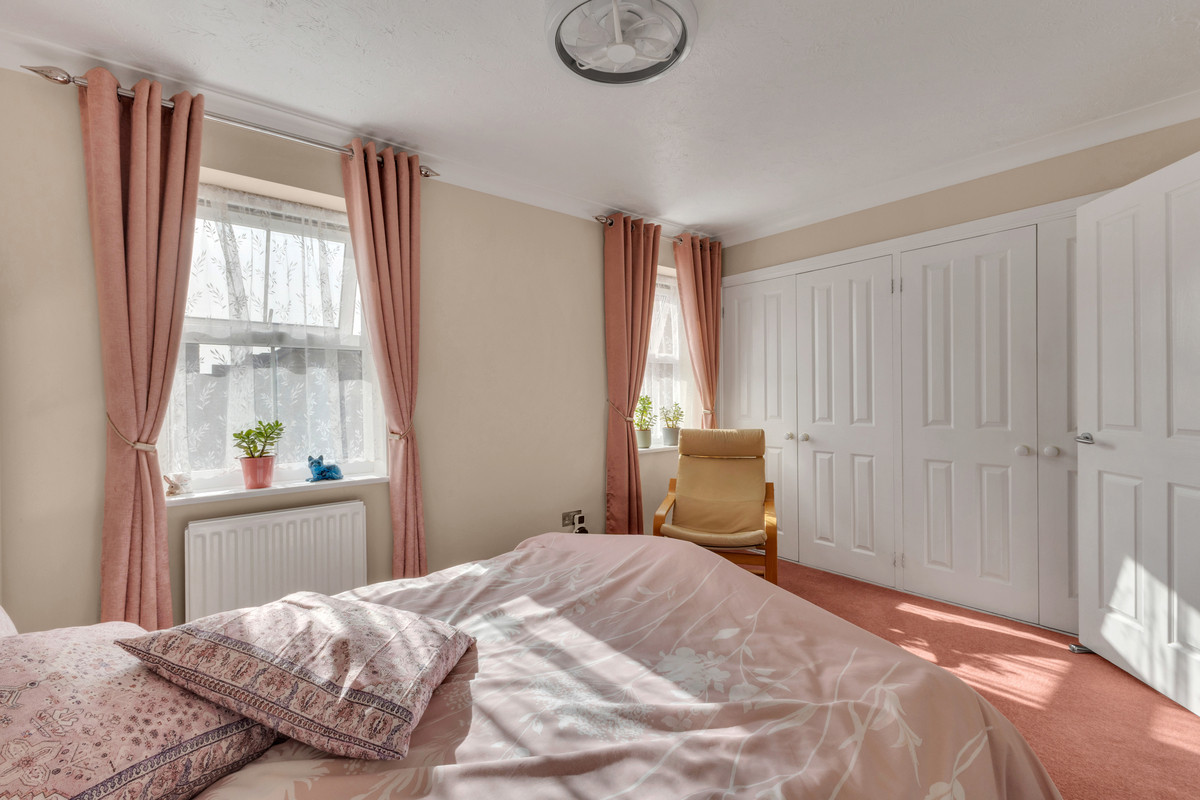 Cameron Square, Mitcham, CR4, photo 7