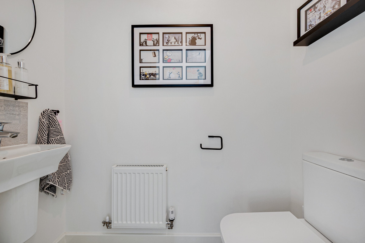 Featherstone Crescent, Cheadle, SK8, photo 9