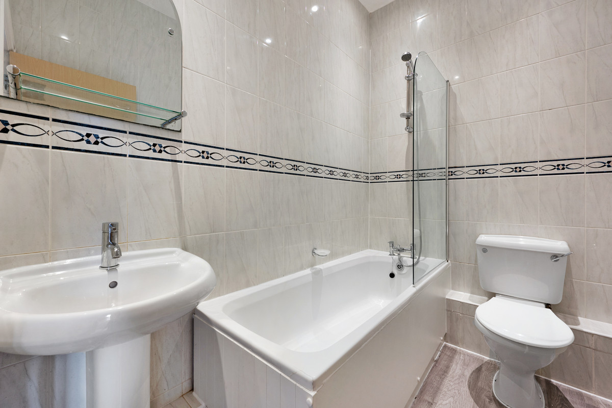Pavilion Way, Macclesfield, SK10, photo 8