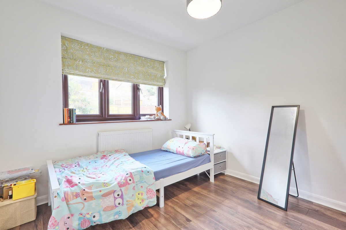 Downs Grove, Basildon, SS16, photo 17