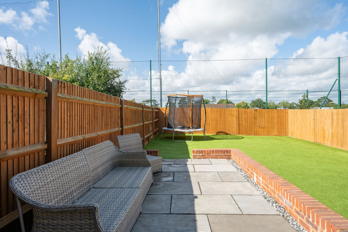 Tern Avenue, Horsham, RH12, photo 18