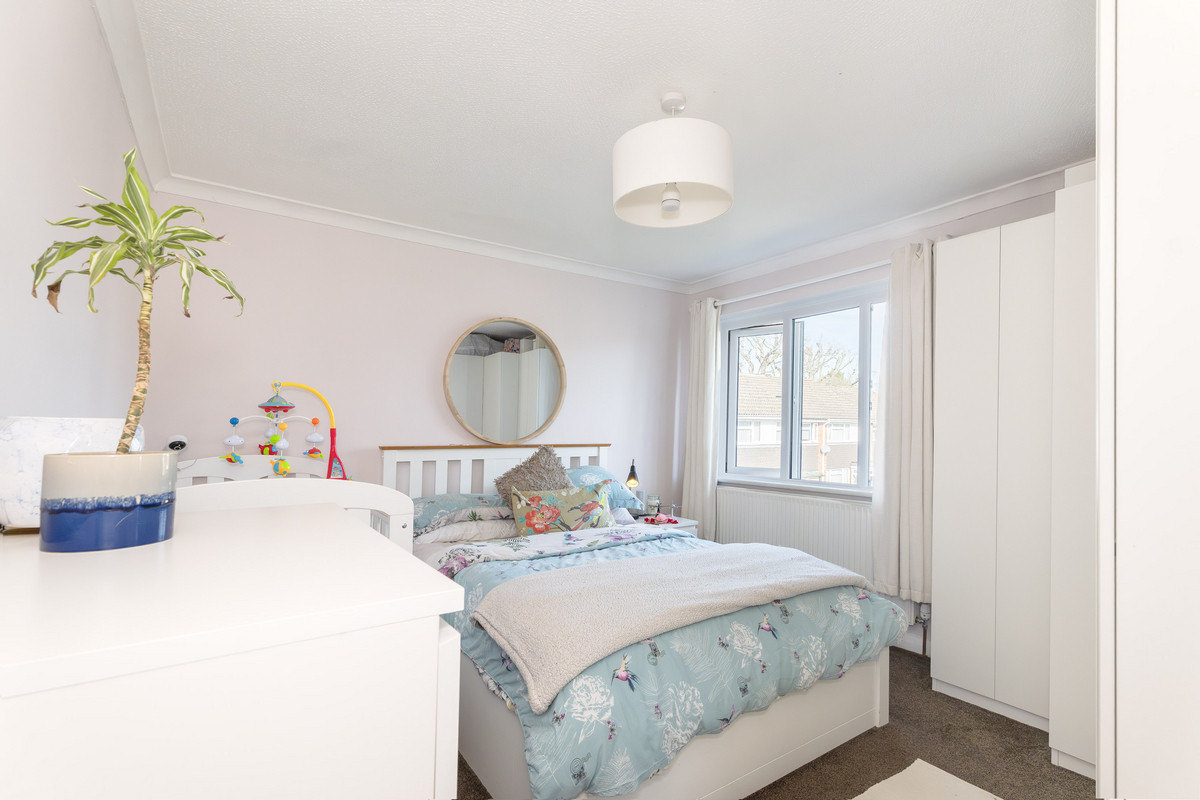 Sycamore Avenue, Horsham, RH12, photo 9
