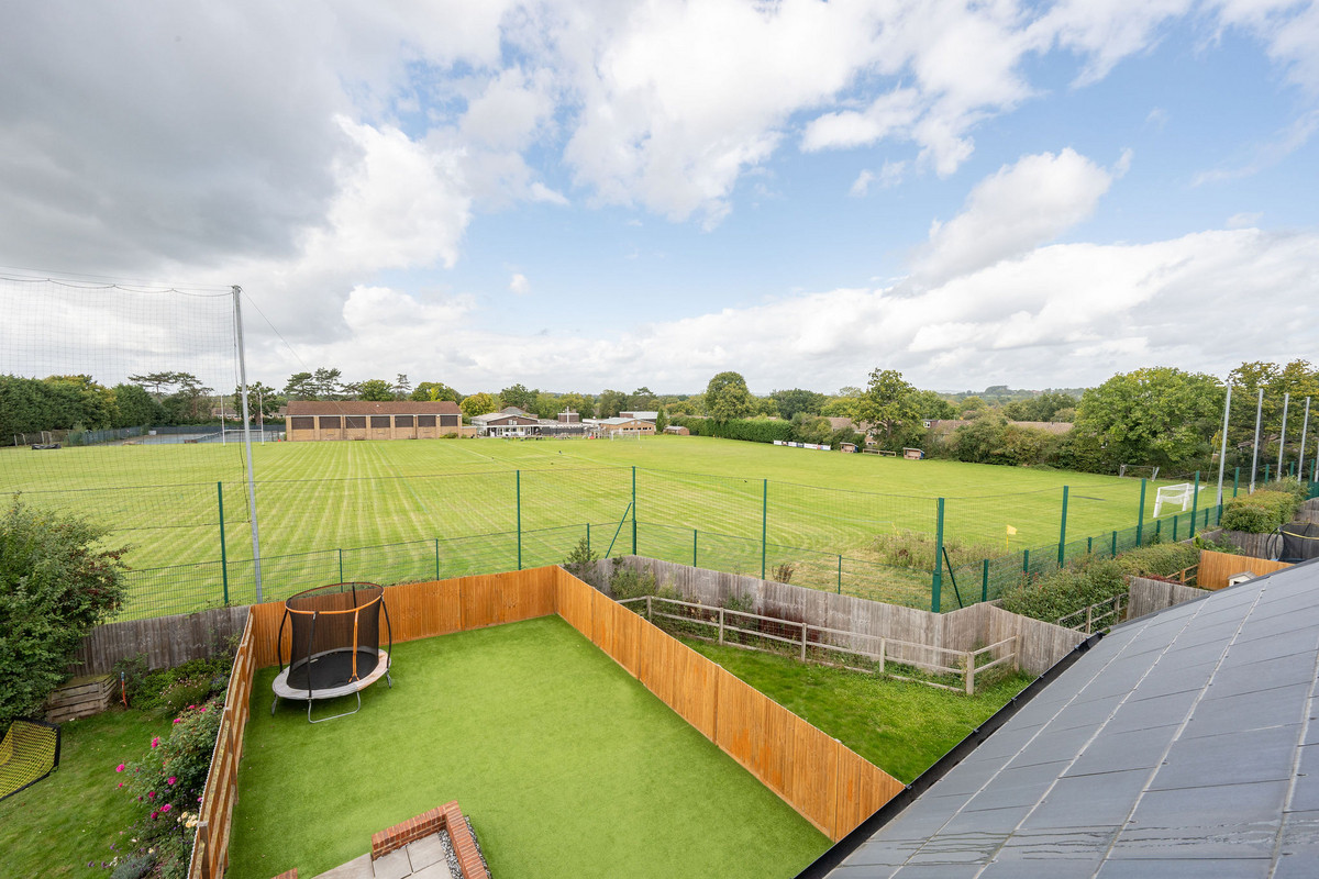 Tern Avenue, Horsham, RH12, photo 16