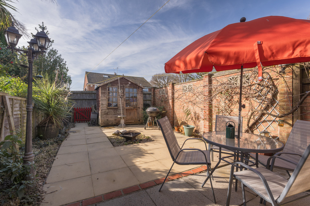 Sycamore Avenue, Horsham, RH12, photo 17