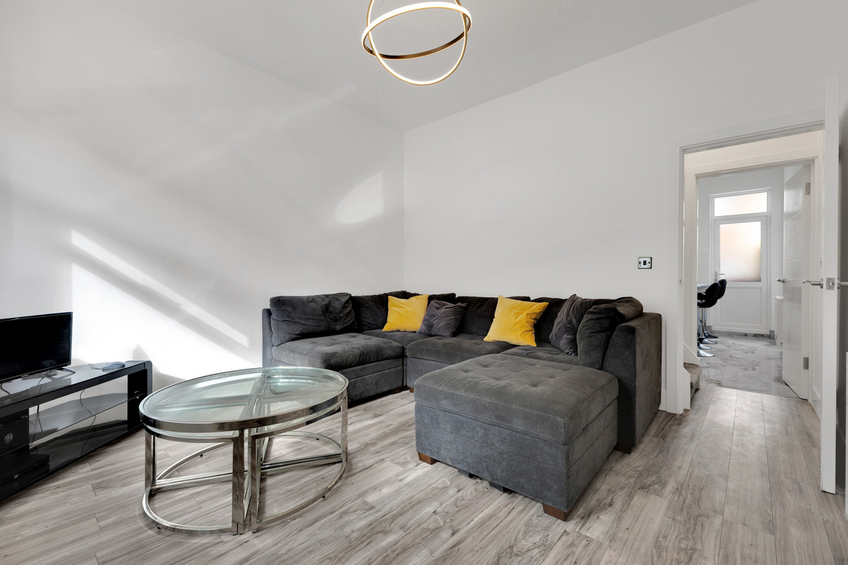 Crown Street, Rotherham, S64, photo 4
