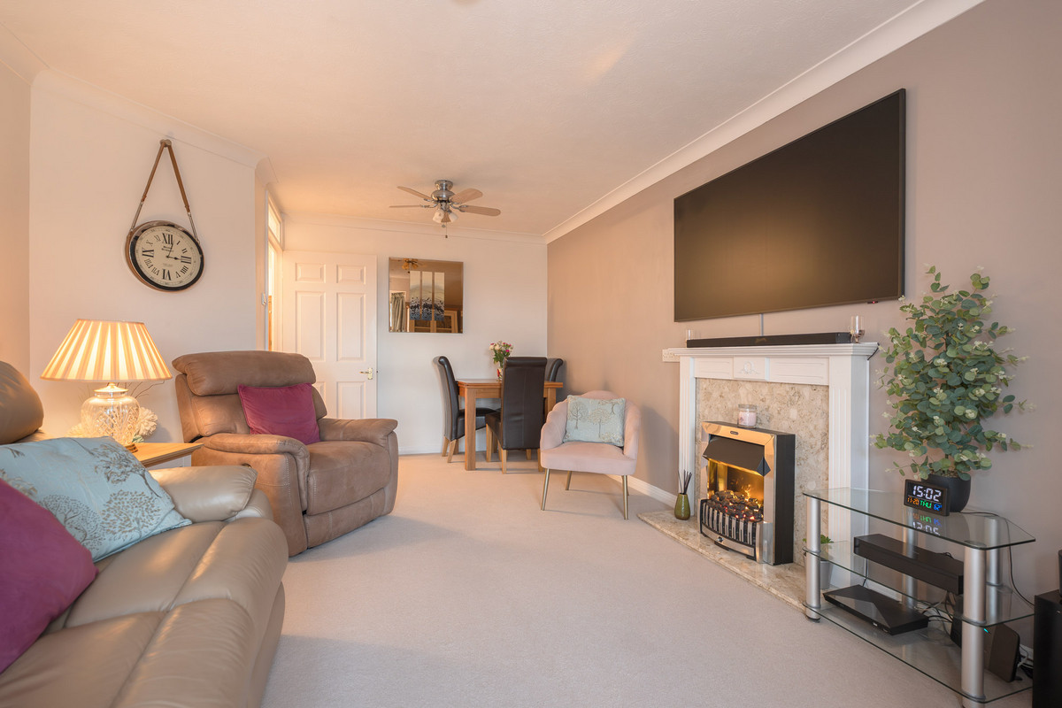 Tulip Court, Horsham, RH12, photo 7