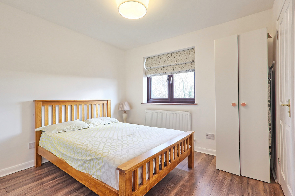Downs Grove, Basildon, SS16, photo 14