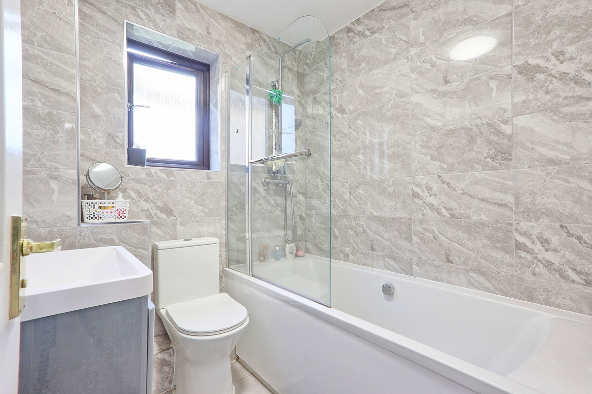 Downs Grove, Basildon, SS16, photo 19