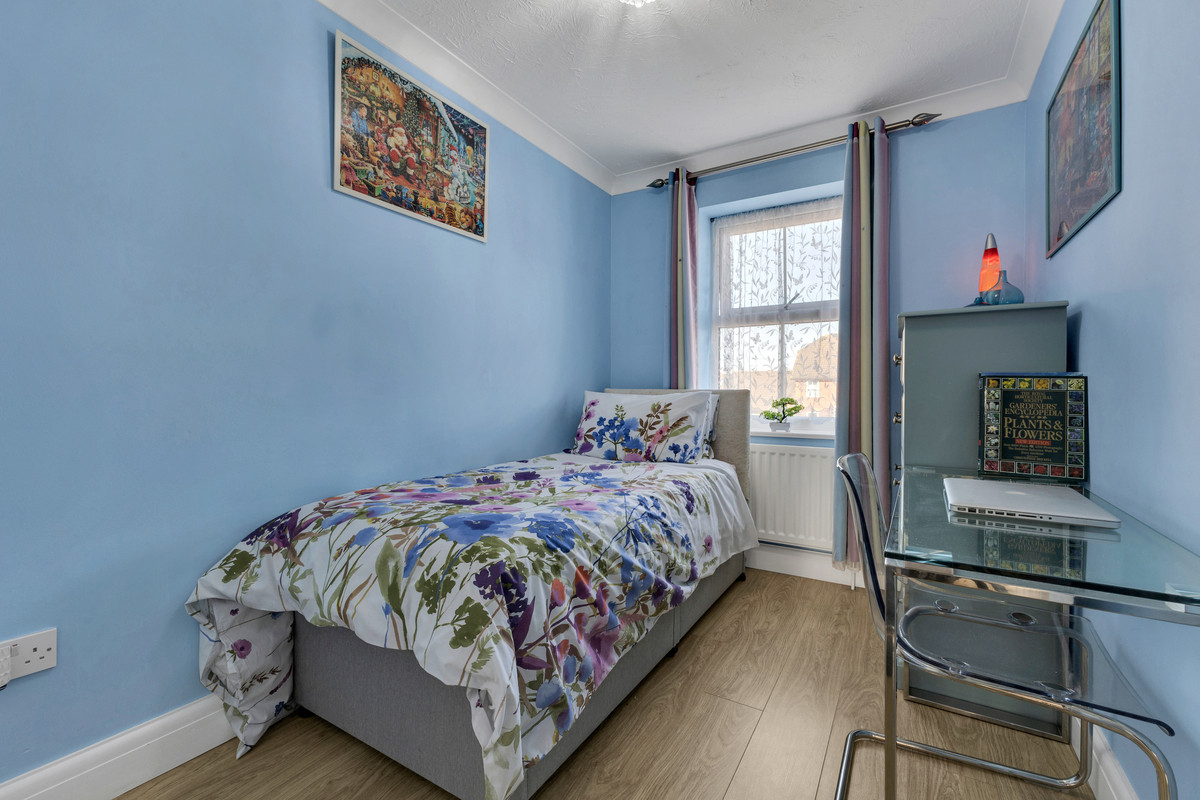Cameron Square, Mitcham, CR4, photo 15