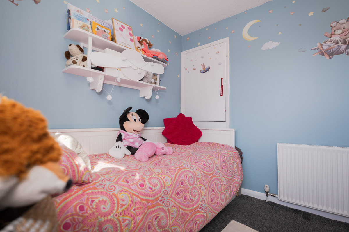 Sycamore Avenue, Horsham, RH12, photo 13