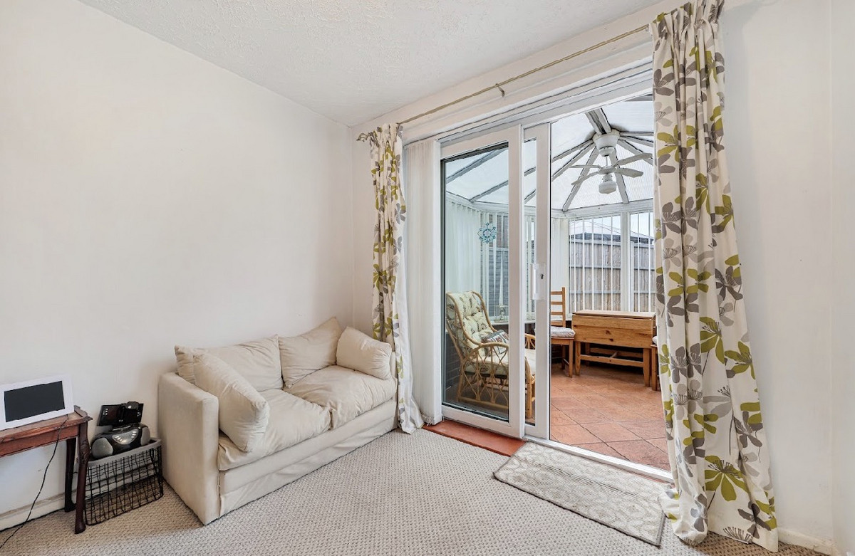 Eastleigh Road, Heald Green, SK8, photo 4