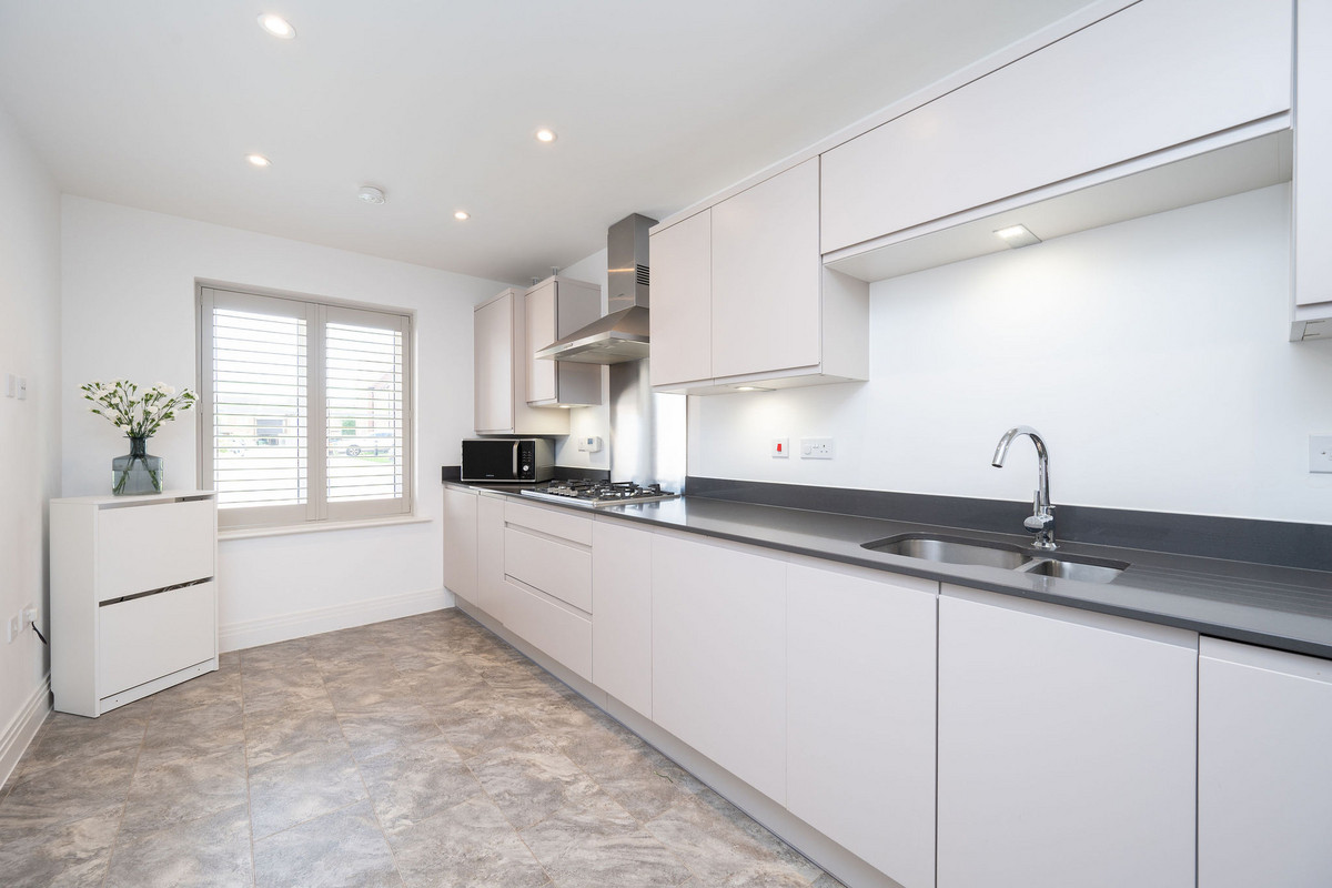 Tern Avenue, Horsham, RH12, photo 2