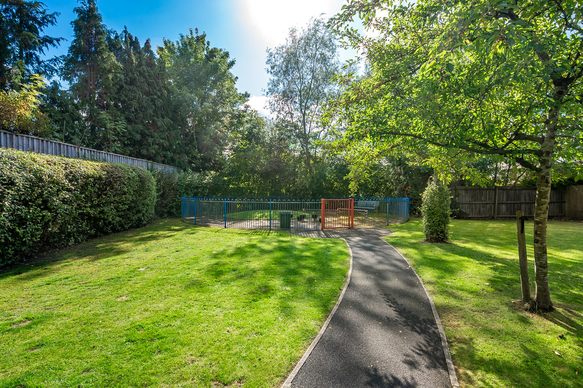 Belmont Road, Gatley, SK8, photo 17