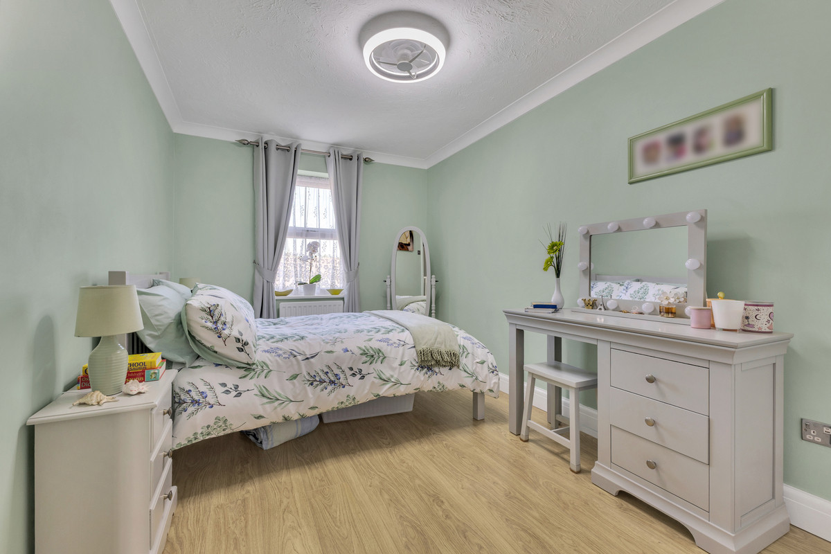 Cameron Square, Mitcham, CR4, photo 11