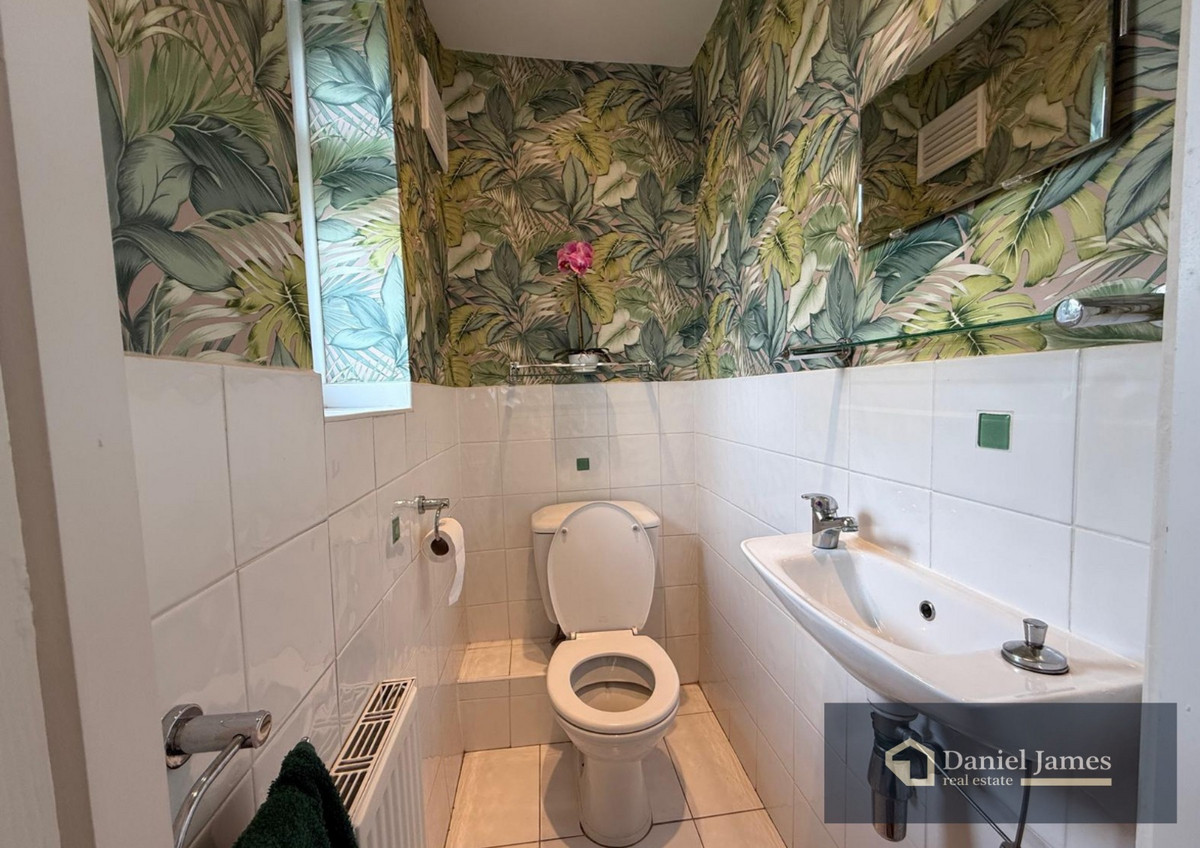 Hood Walk, Romford, RM7, photo 13