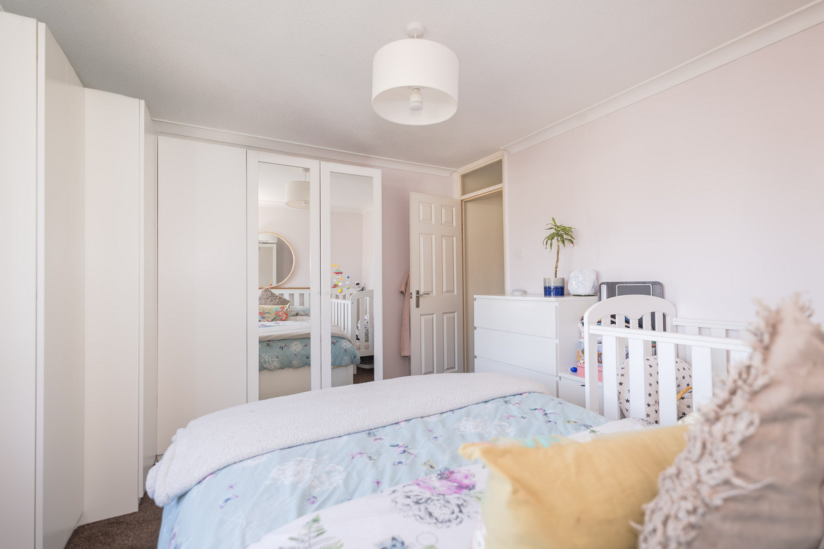 Sycamore Avenue, Horsham, RH12, photo 11