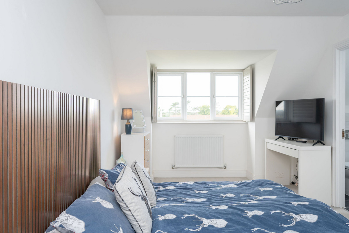 Tern Avenue, Horsham, RH12, photo 10