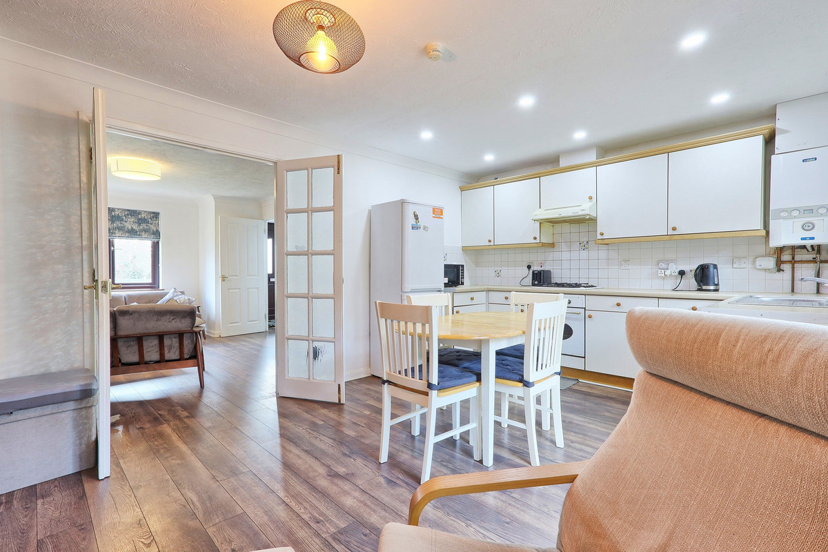 Downs Grove, Basildon, SS16, photo 5
