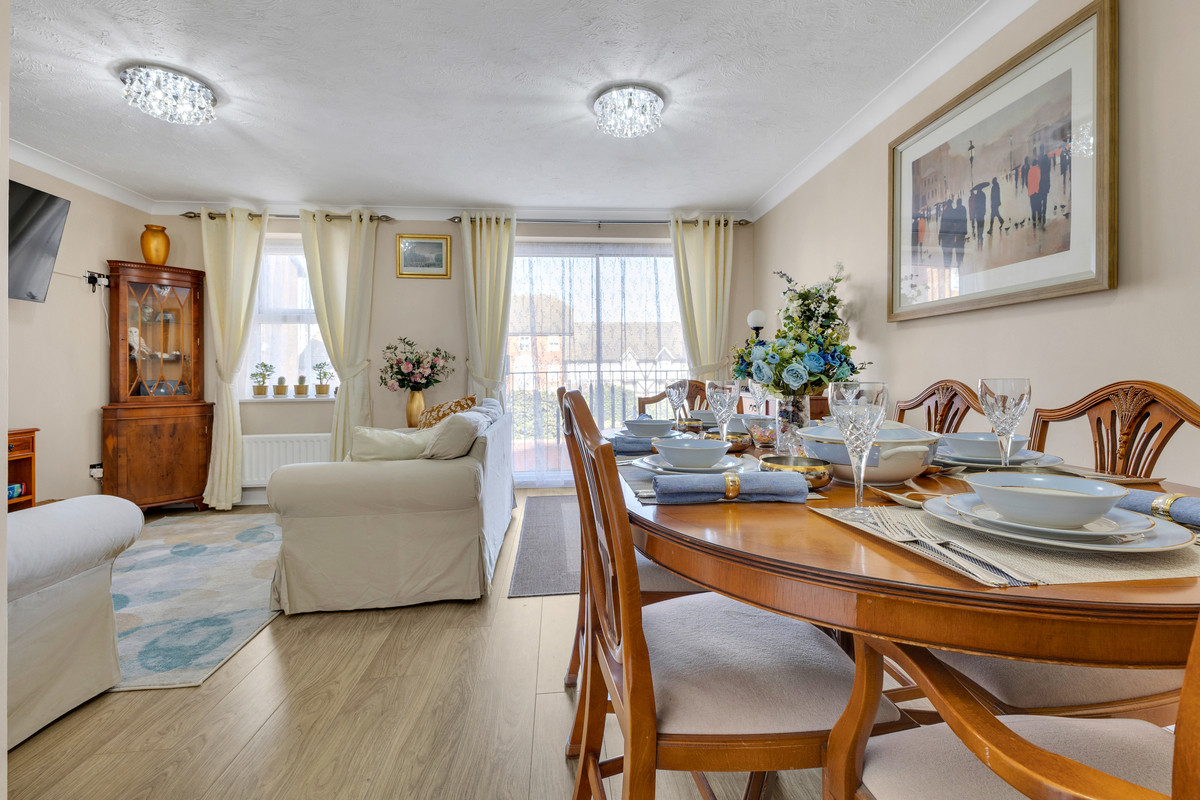 Cameron Square, Mitcham, CR4, photo 25
