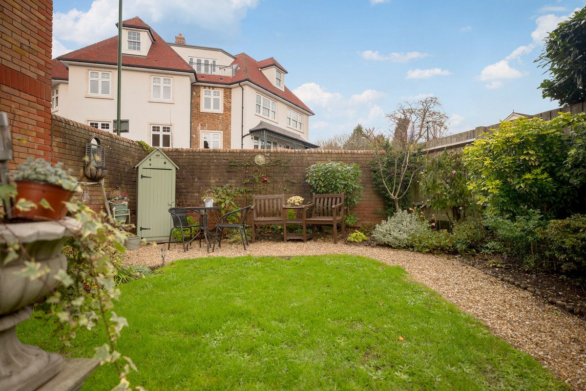 Tulip Court, Horsham, RH12, photo 15
