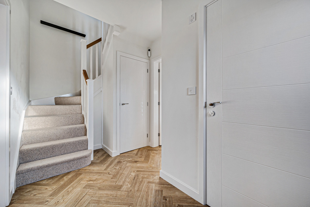 Featherstone Crescent, Cheadle, SK8, photo 10