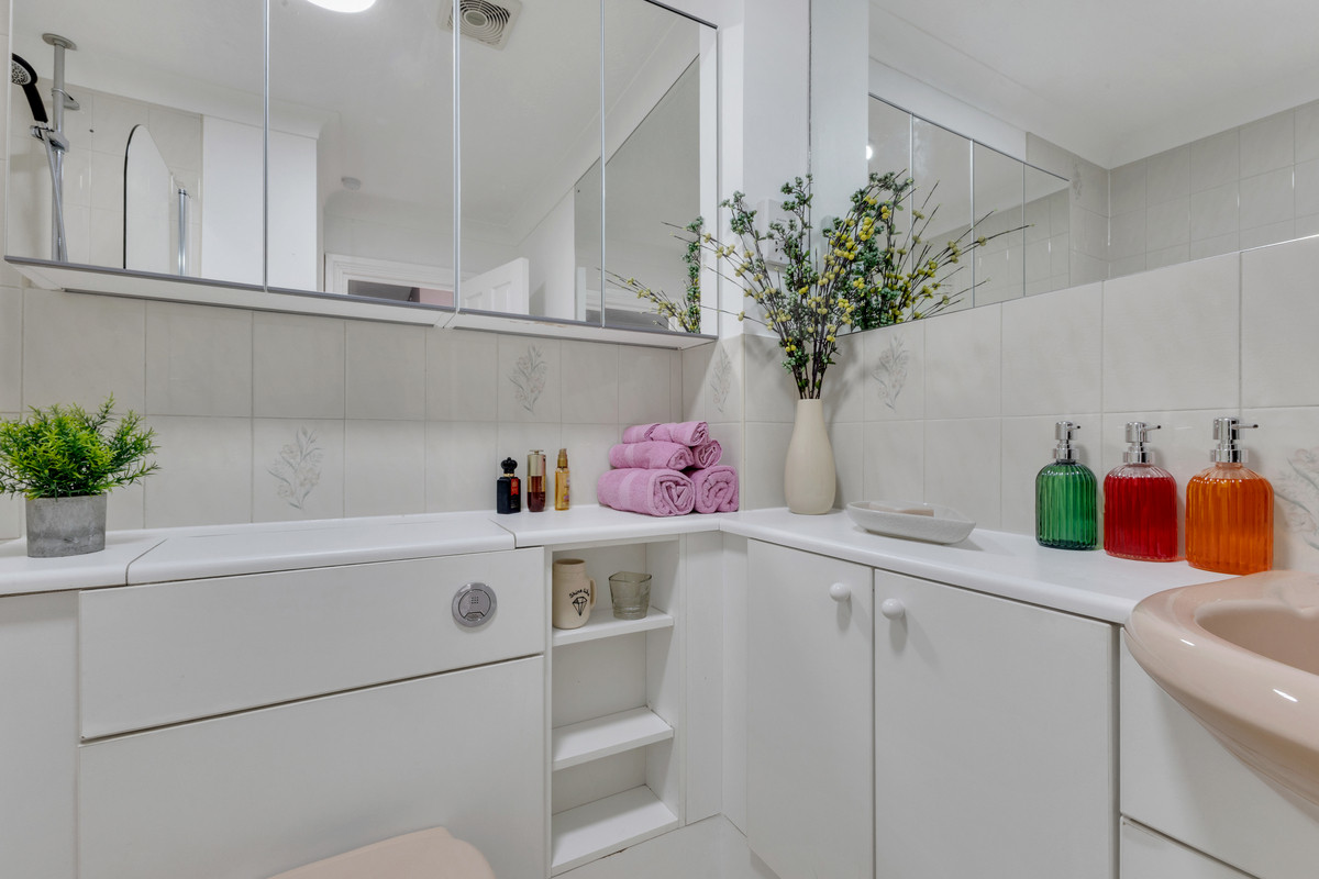 Cameron Square, Mitcham, CR4, photo 10