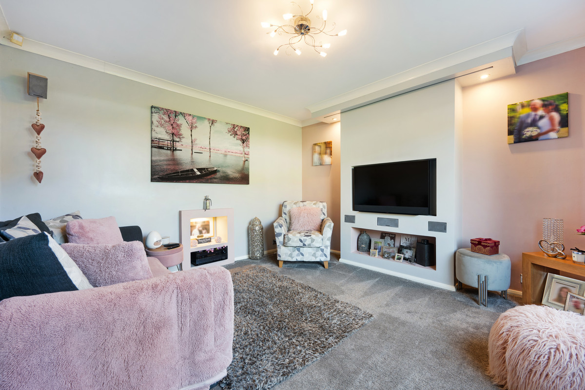 Bowerfield Avenue, Hazel Grove, SK7, photo 2