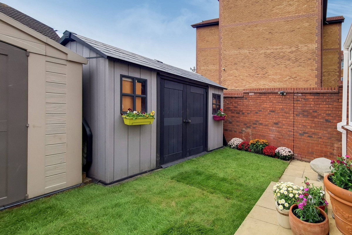 Cameron Square, Mitcham, CR4, photo 46