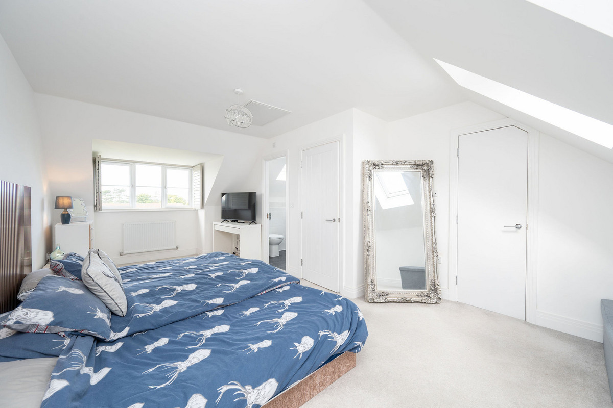 Tern Avenue, Horsham, RH12, photo 8