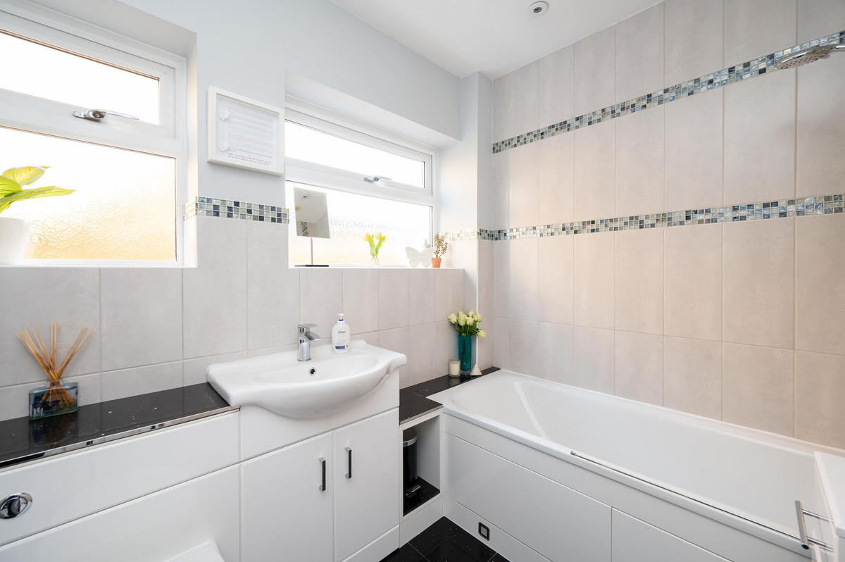 Merryfield Drive, Horsham, RH12, photo 13