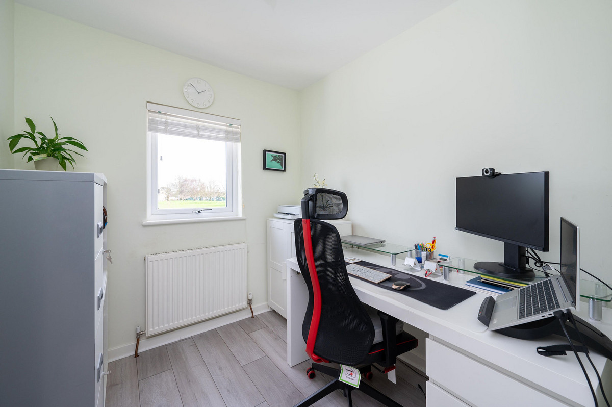 Merryfield Drive, Horsham, RH12, photo 11