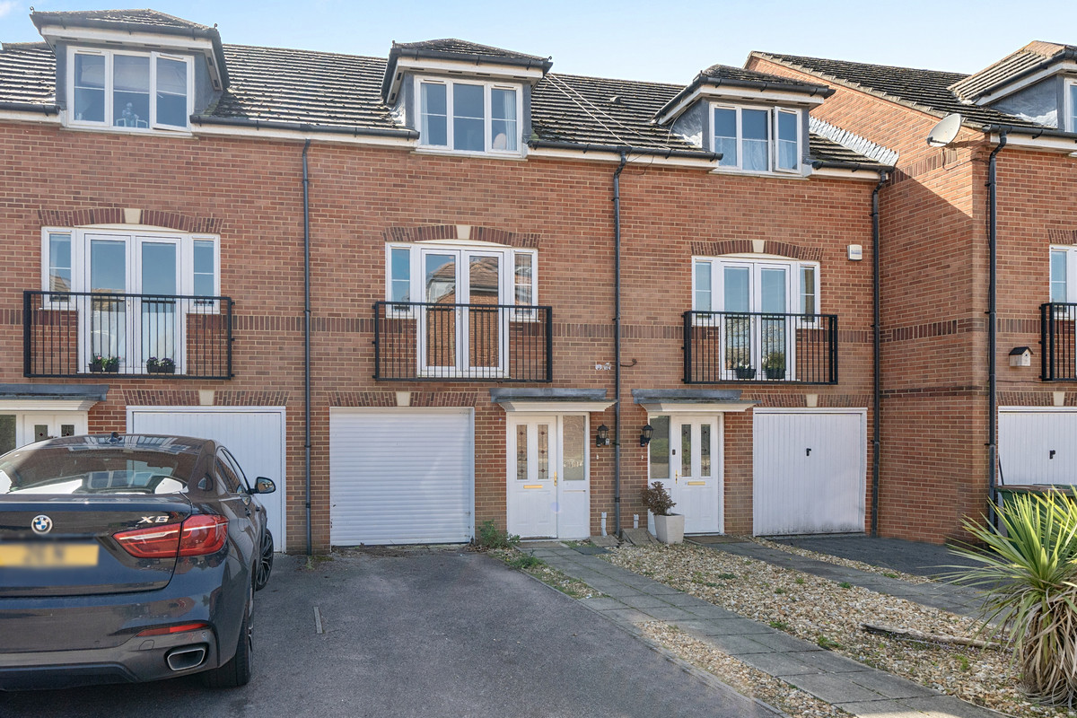 Walker Place, Hamble, SO31, photo 2