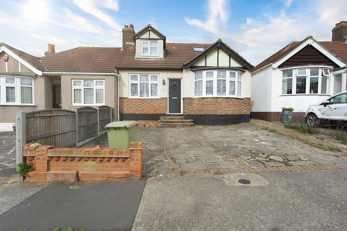 Hillfoot Road, Romford, RM5