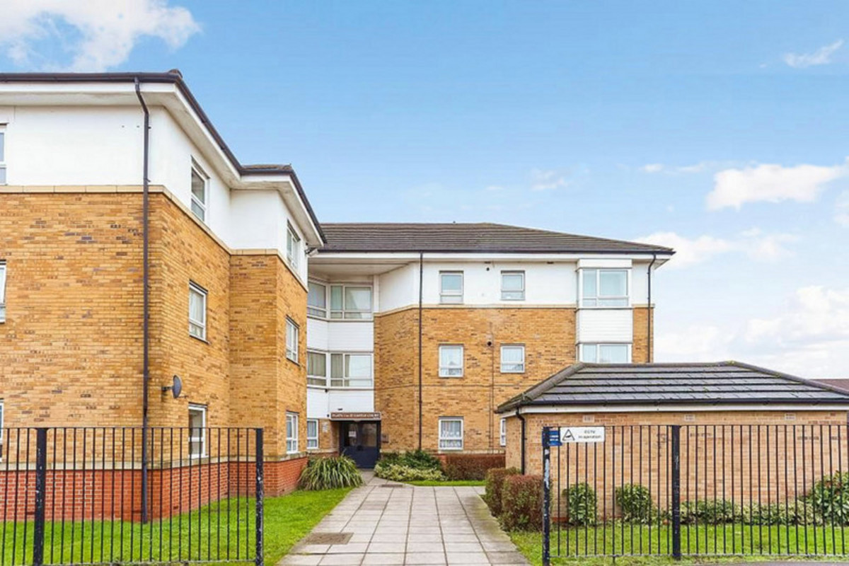 Goresbrook Road, Dagenham, RM9