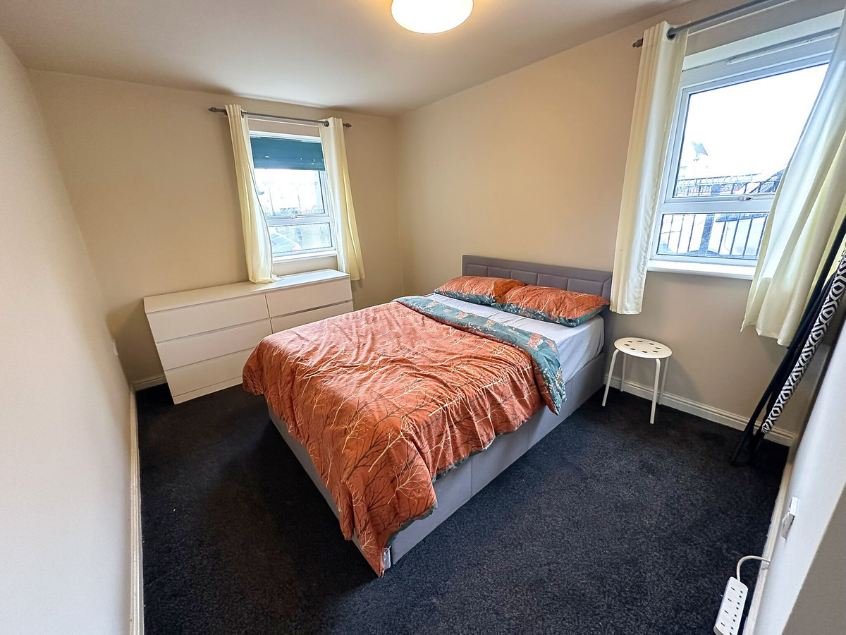 Goresbrook Road, Dagenham, RM9, photo 6