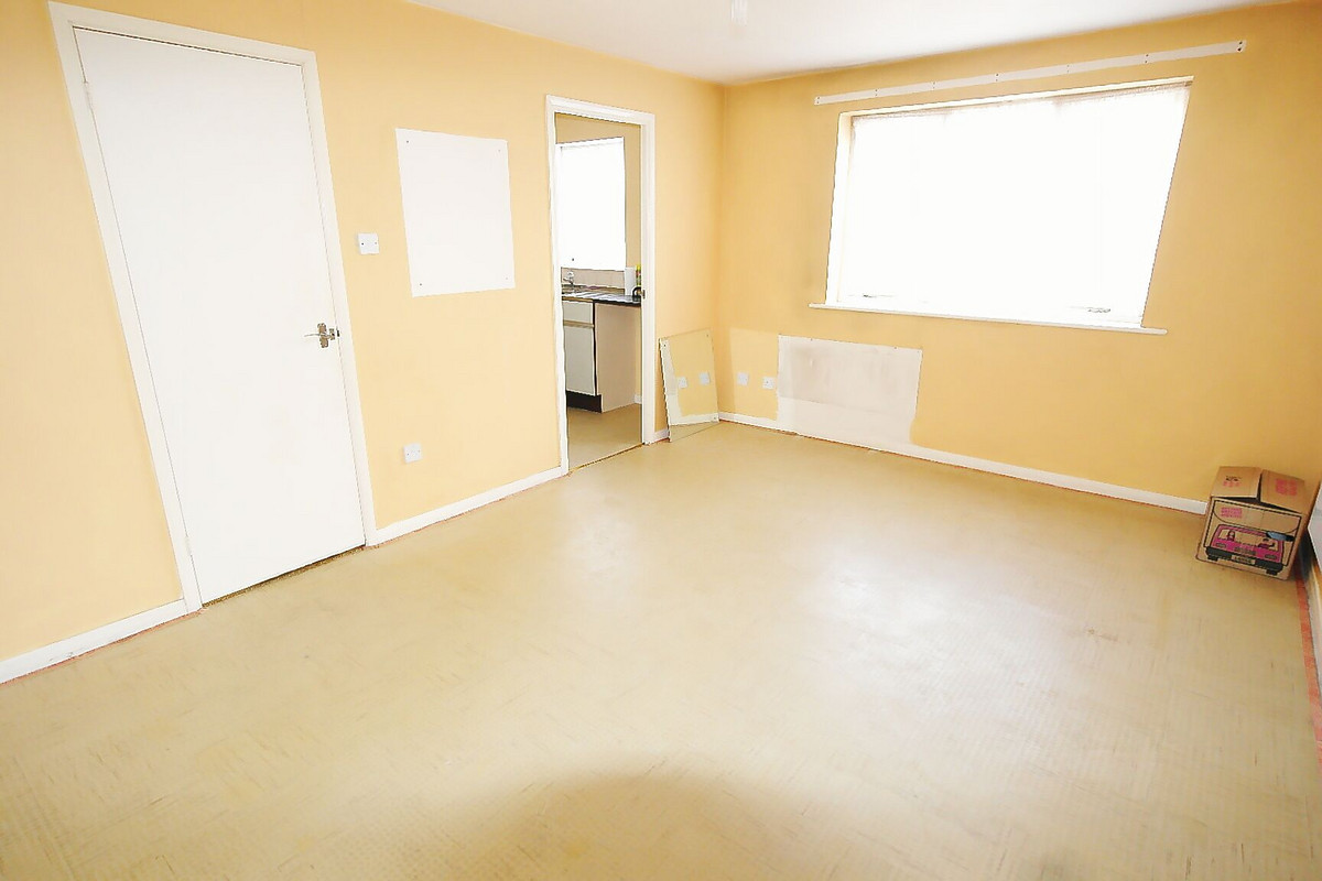 Conway Gardens, Grays, RM17, photo 2