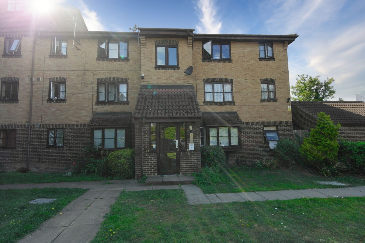 Conway Gardens, Grays, RM17, photo 7