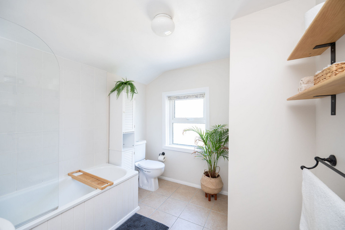 New Street, Horsham, RH13, photo 19