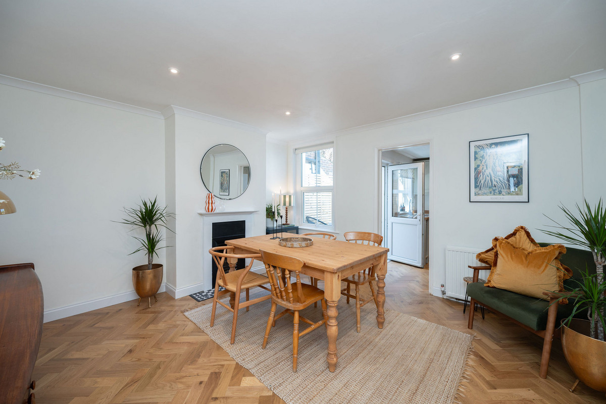 New Street, Horsham, RH13, photo 5