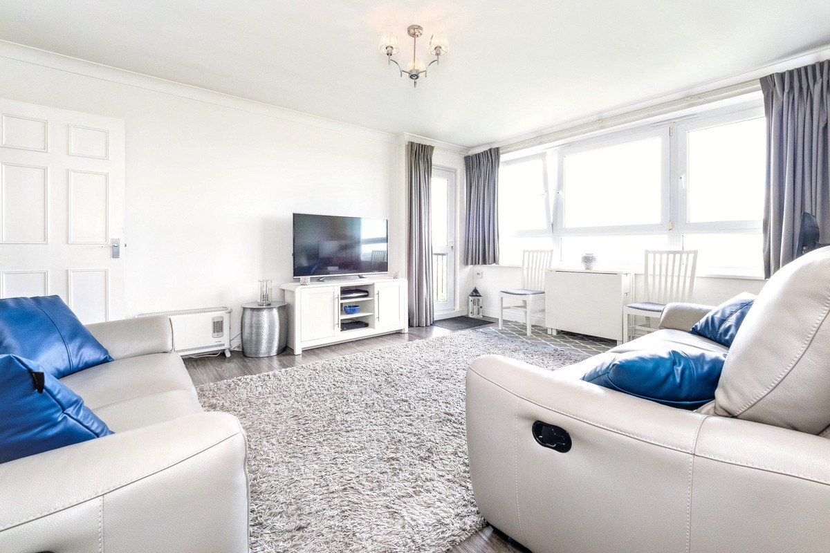 Slewins Close, Hornchurch, RM11, photo 6