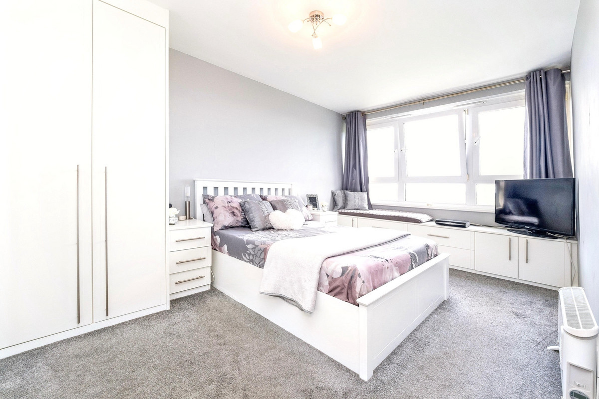 Slewins Close, Hornchurch, RM11, photo 11