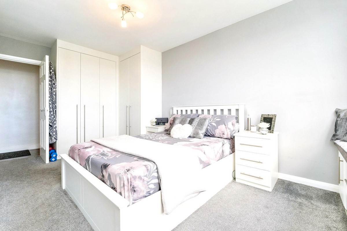 Slewins Close, Hornchurch, RM11, photo 12