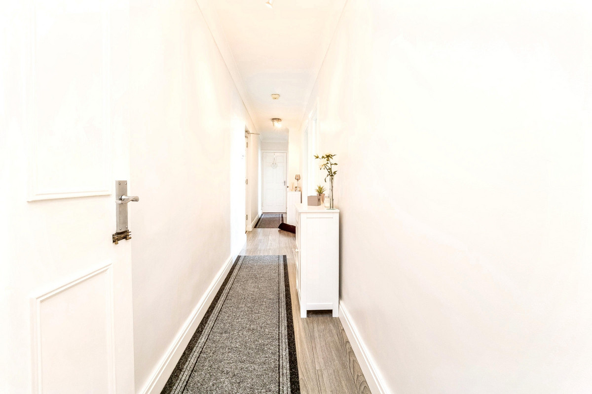 Slewins Close, Hornchurch, RM11, photo 4