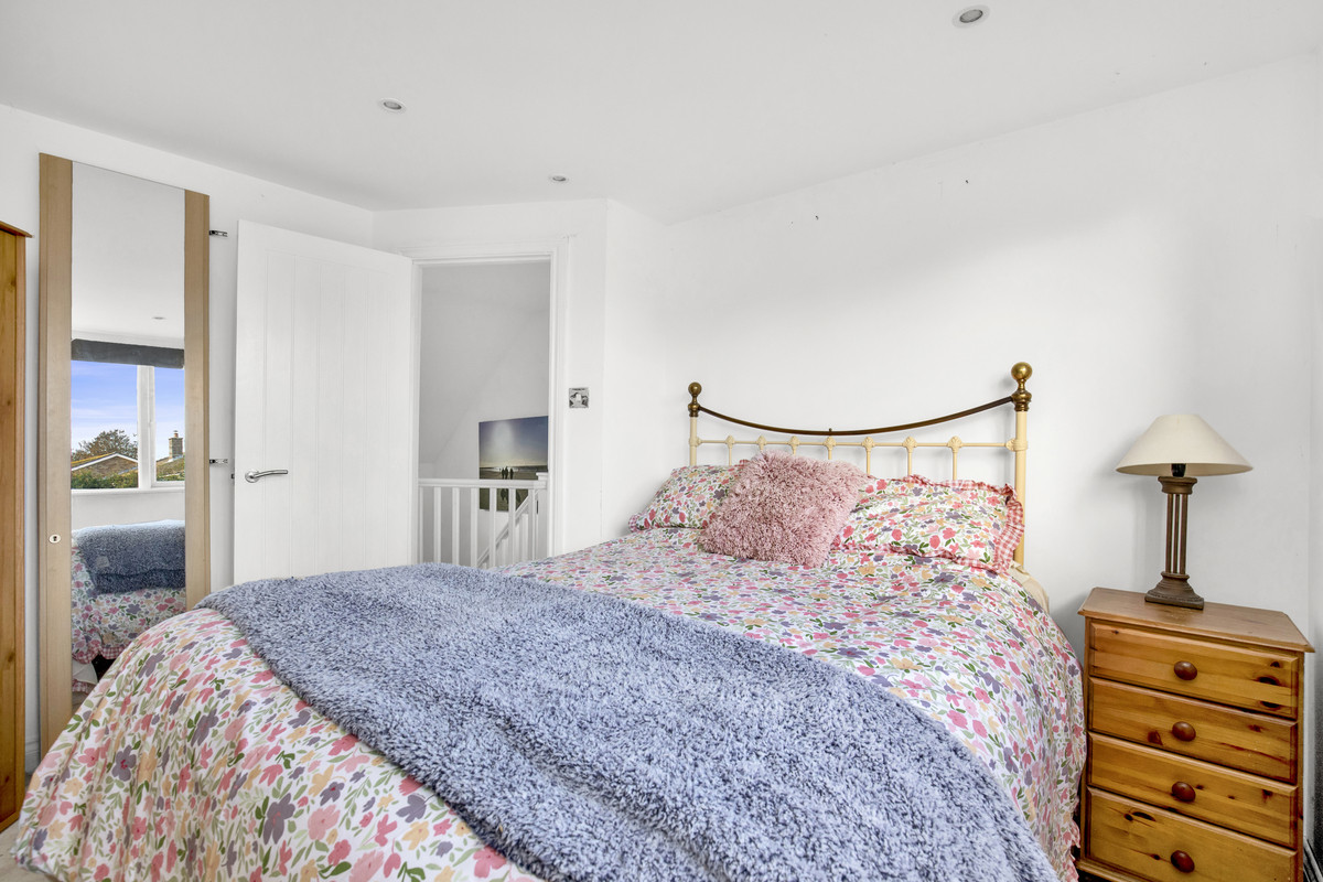 Locksash Close, West Wittering, photo 11
