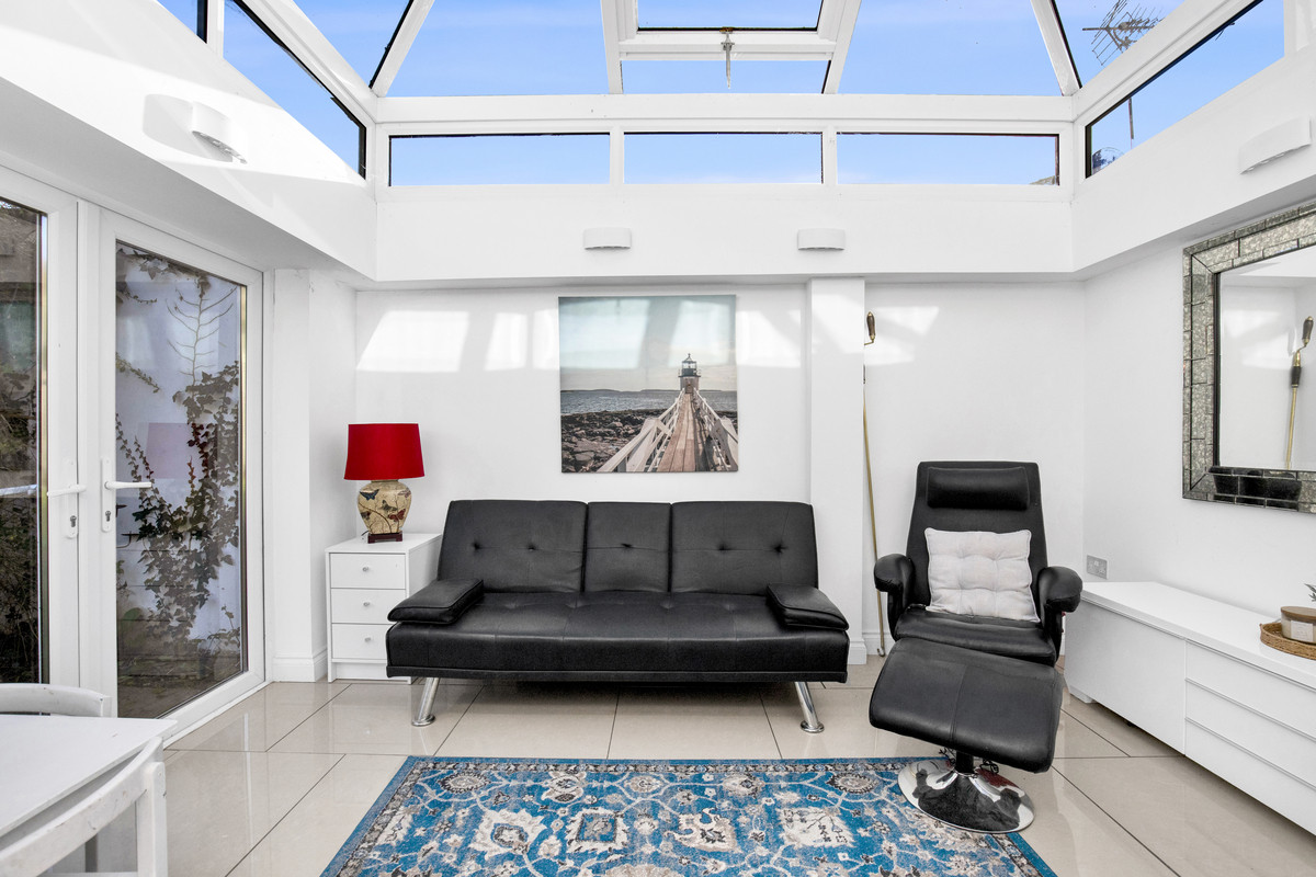 Locksash Close, West Wittering, photo 12